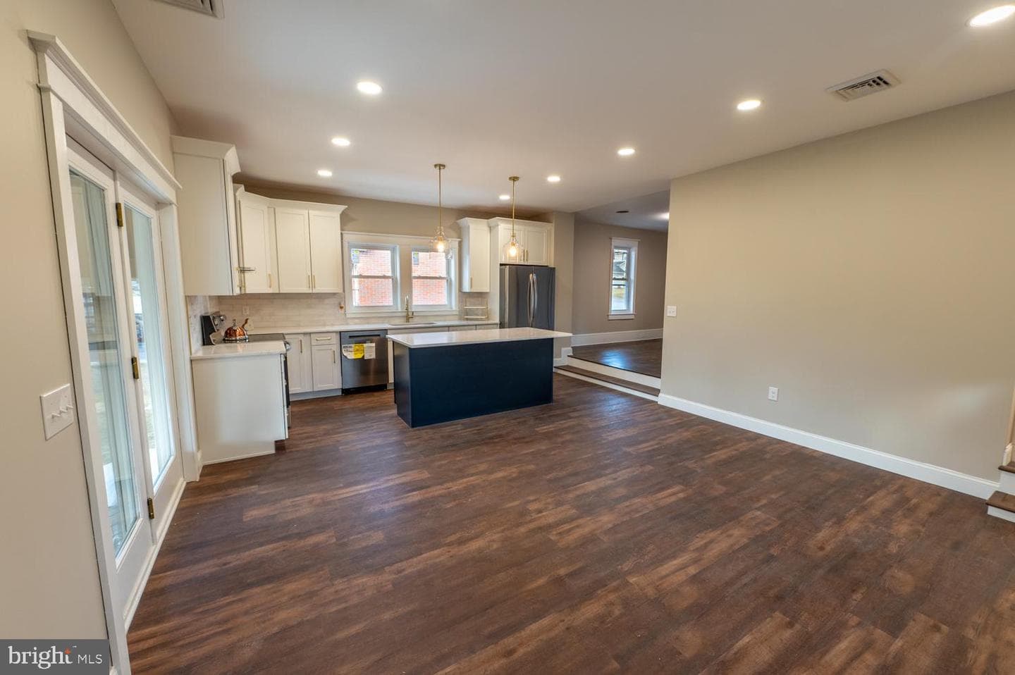 354 E Prospect Street photo 9
