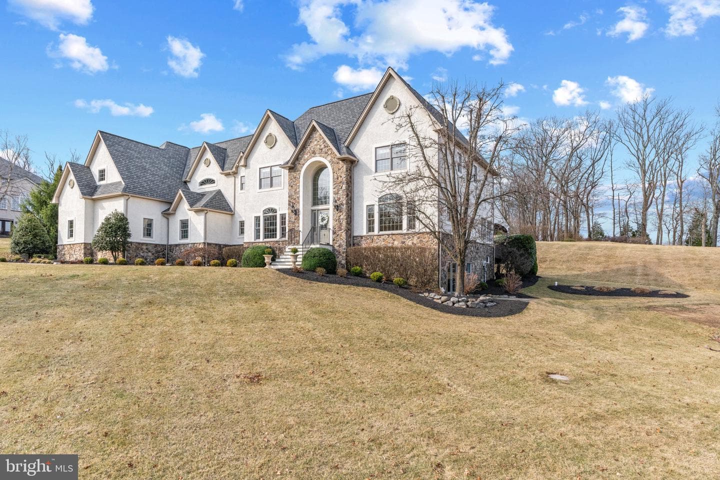 1460 Jakes Place photo 3