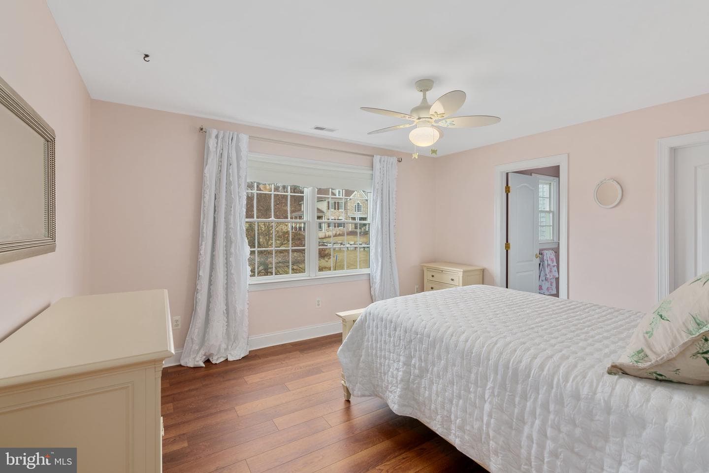 1460 Jakes Place photo 34