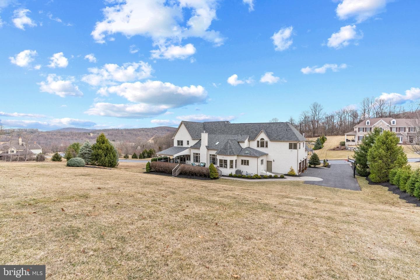 1460 Jakes Place photo 4