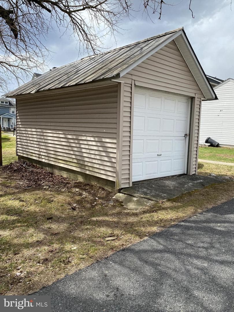 532 Heckman Avenue photo 10
