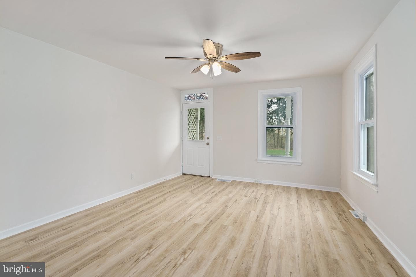 303 Green Street photo 11