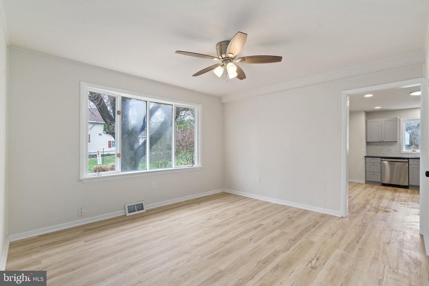 303 Green Street photo 14