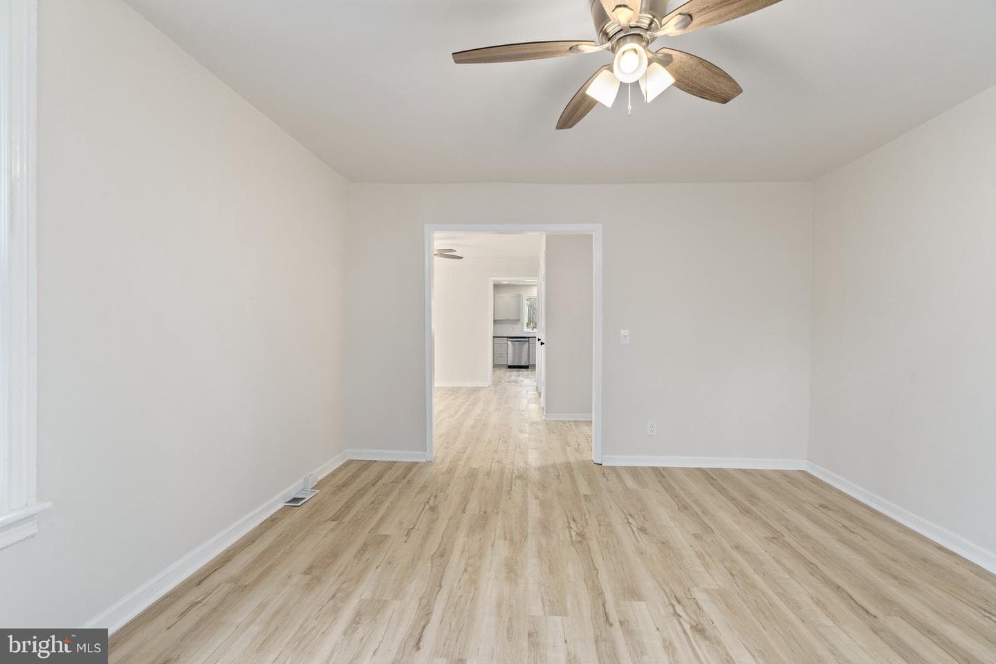 303 Green Street photo 15
