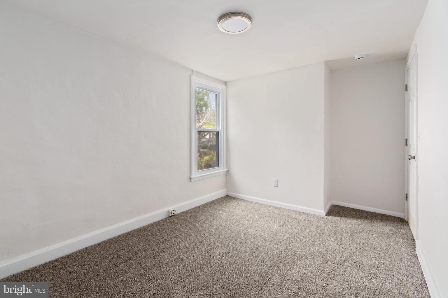 303 Green Street photo 36
