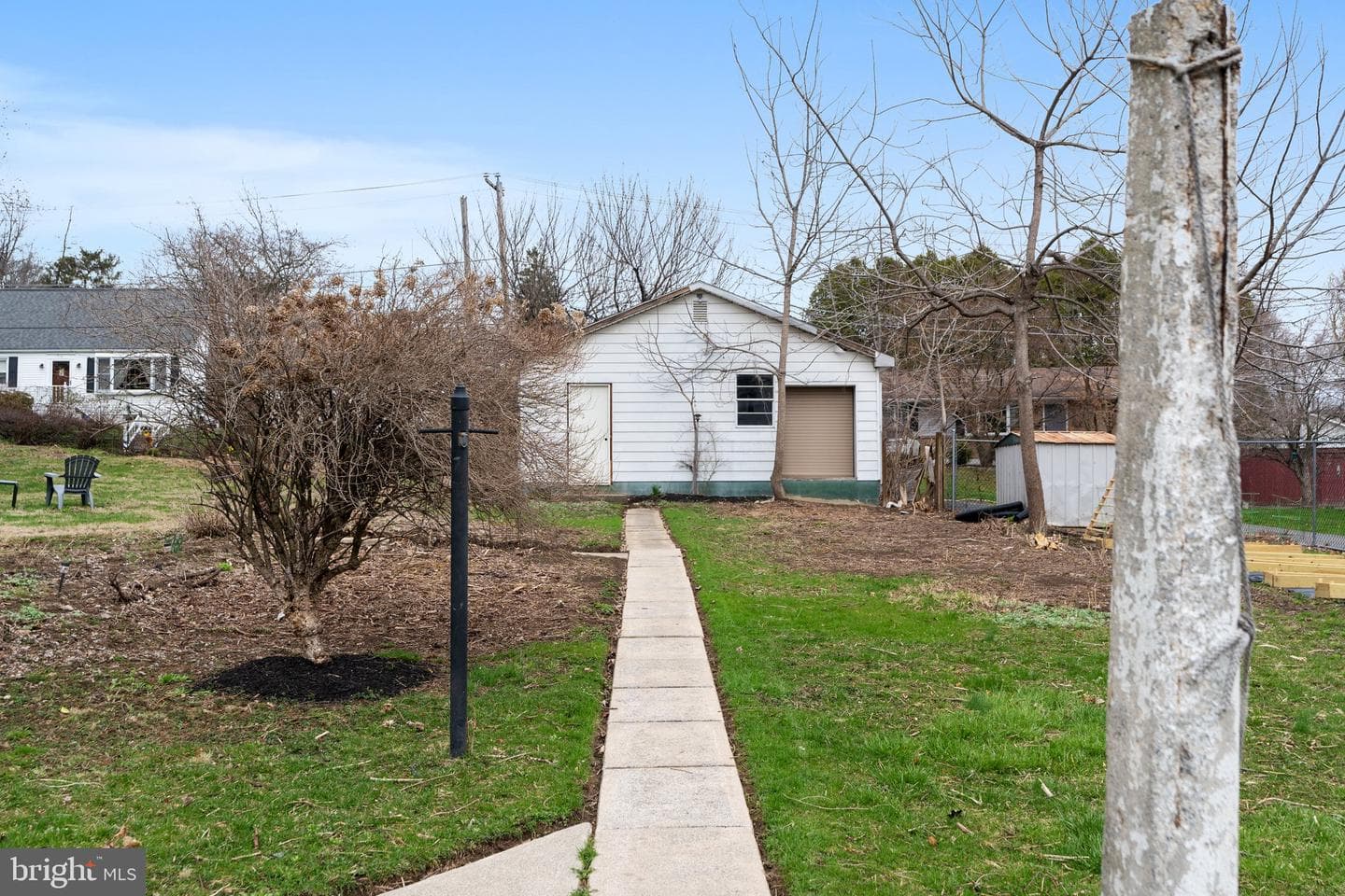 303 Green Street photo 40