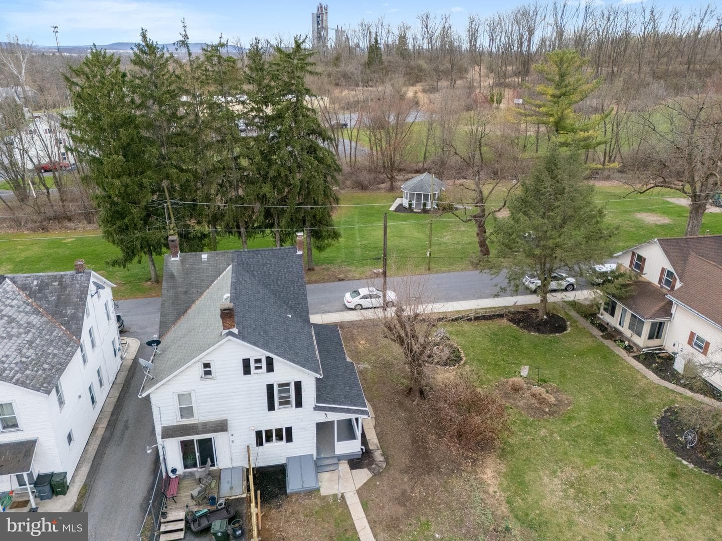 303 Green Street photo 43