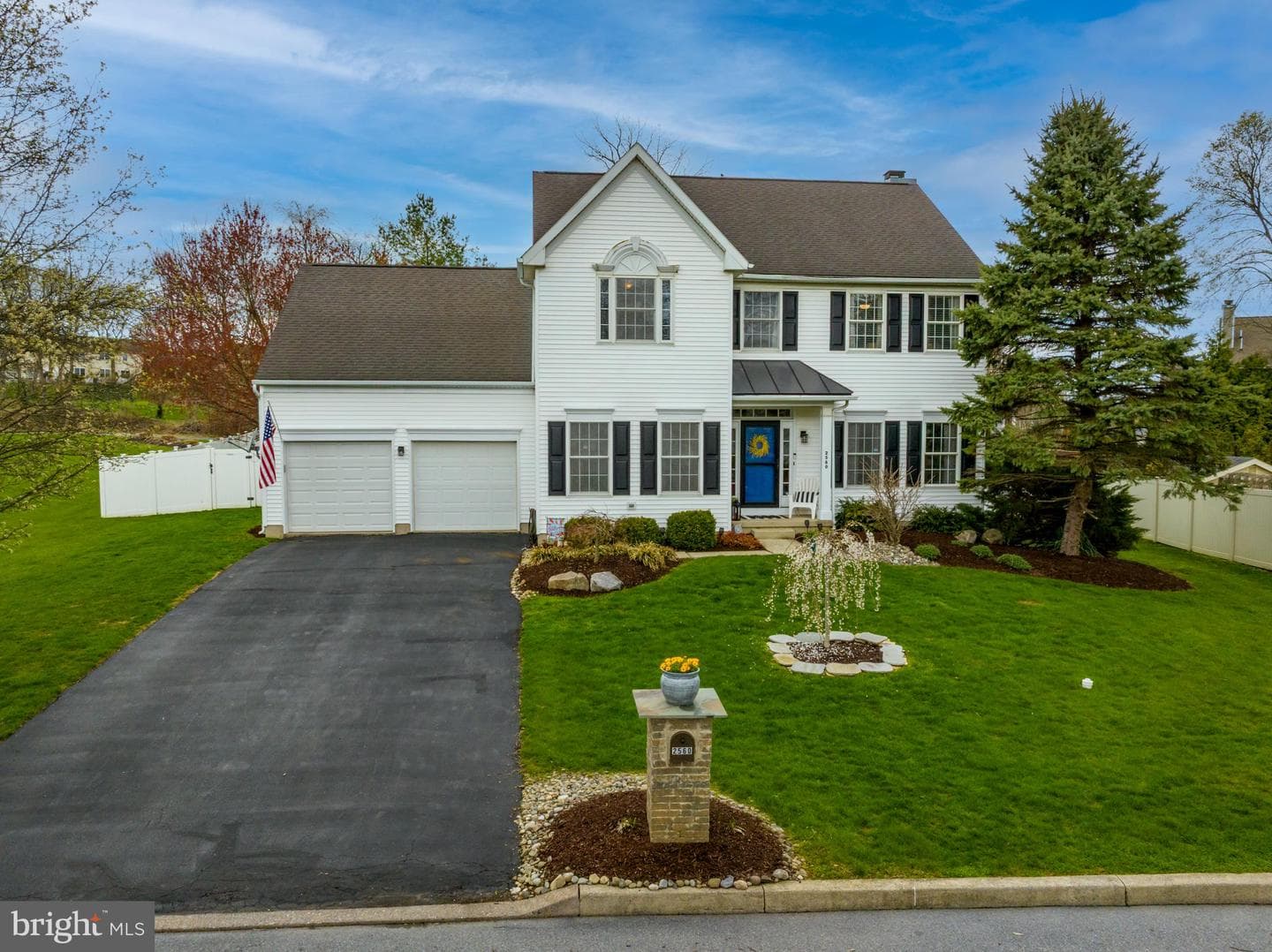 2560 Steele Lane