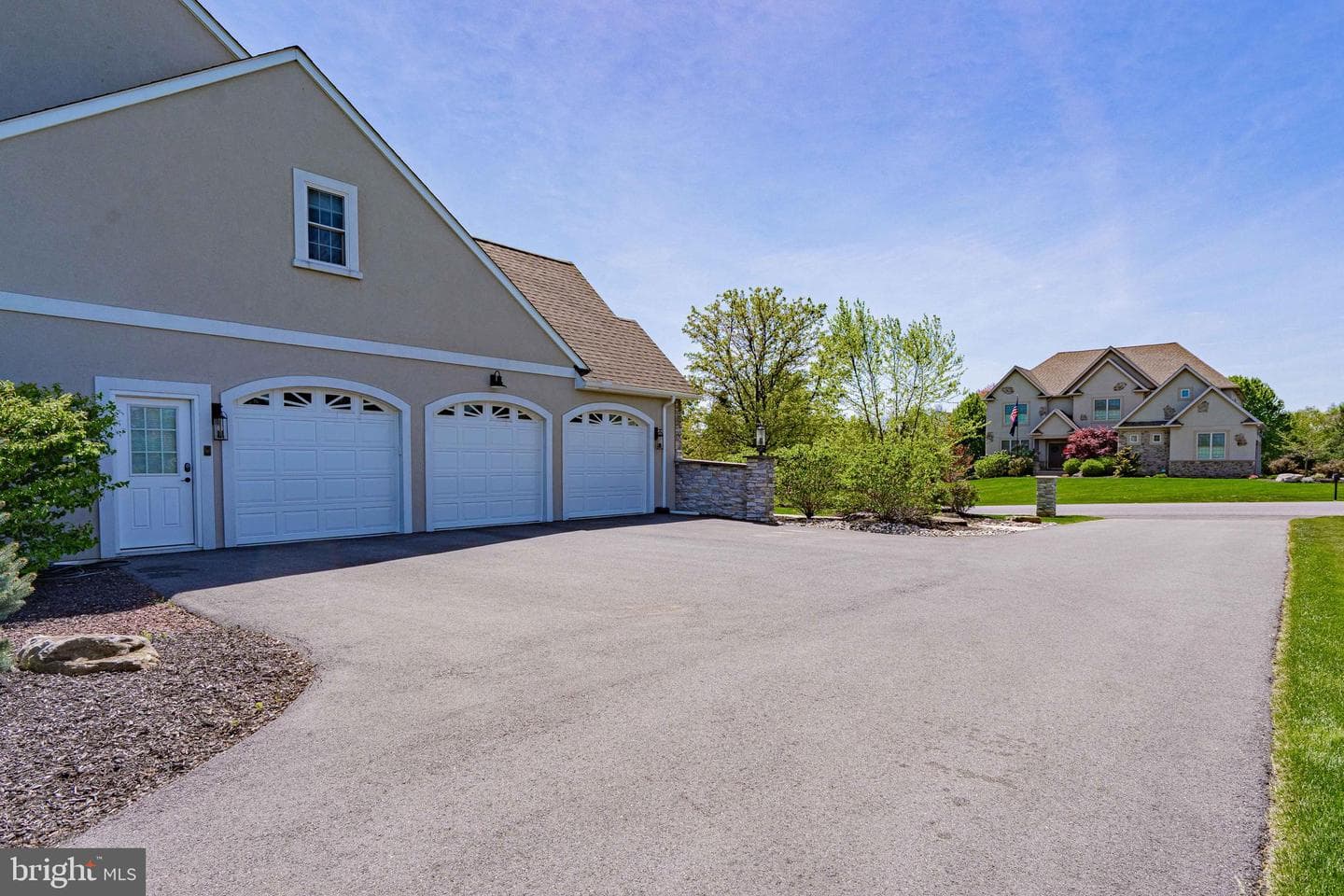 232 Cobblestone Lane photo 3