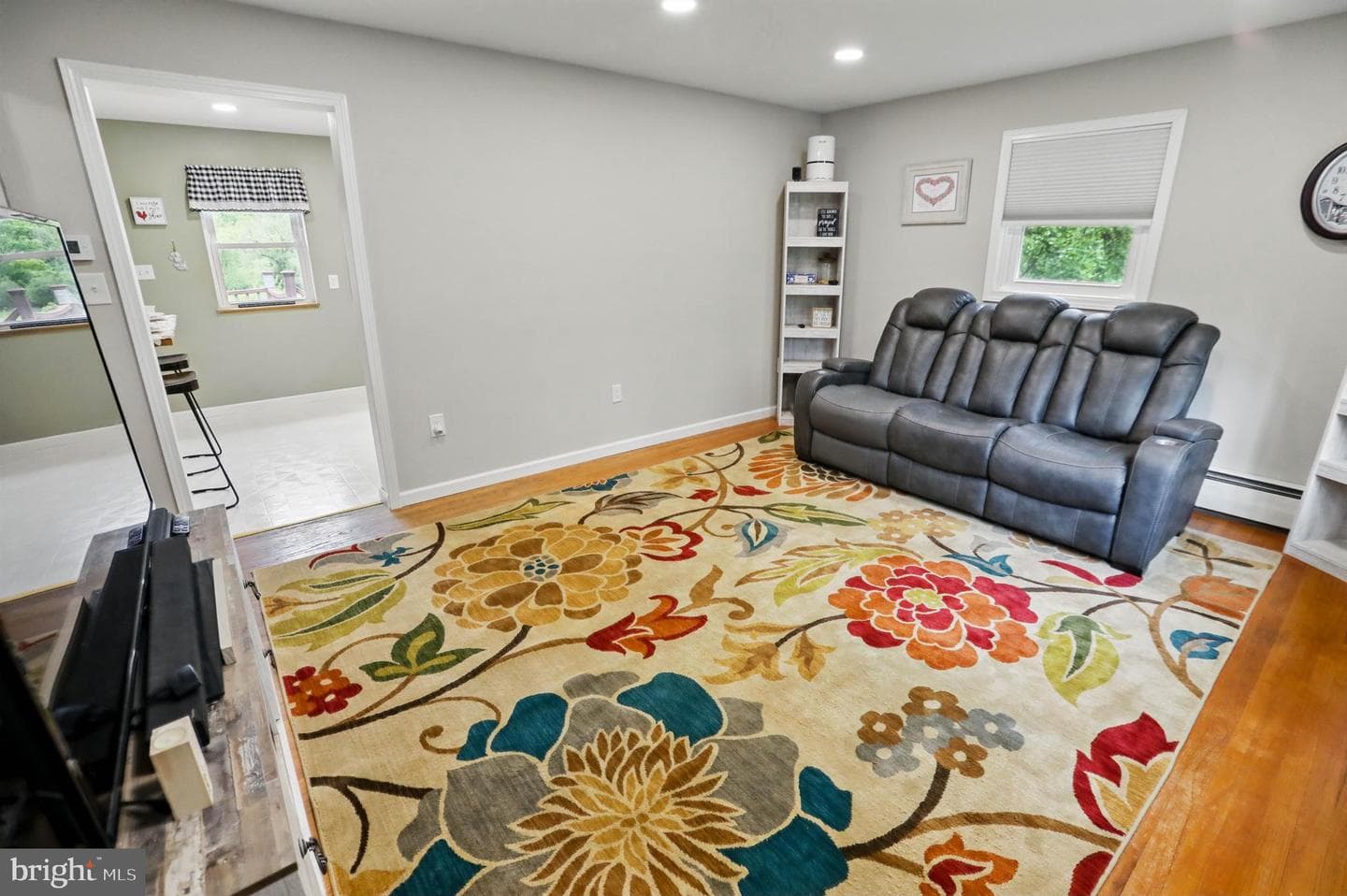 2542 Apple Street photo 18