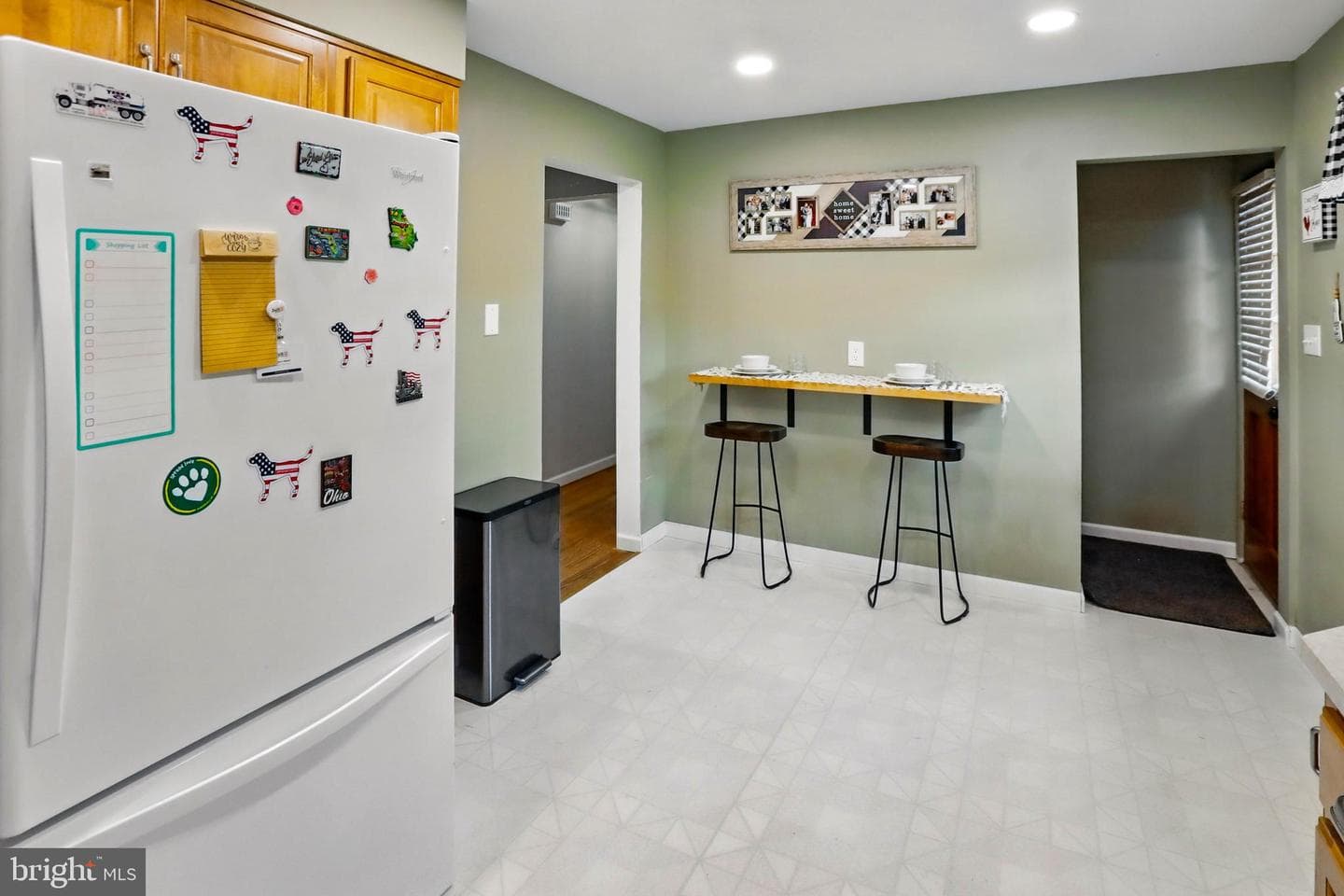 2542 Apple Street photo 25