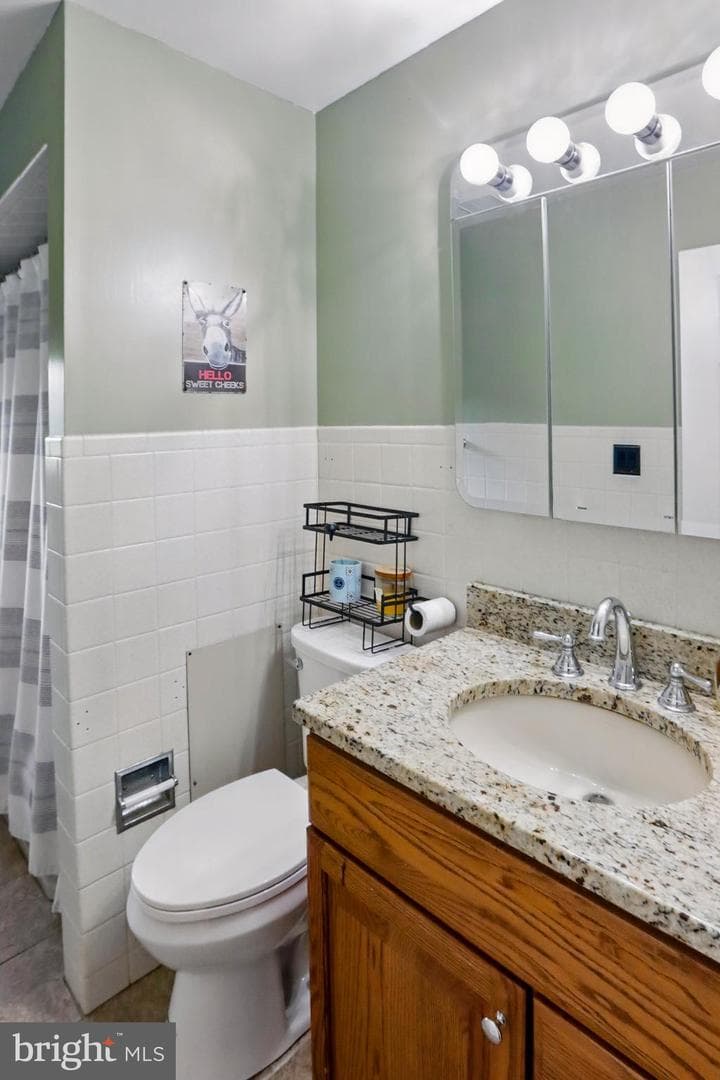 2542 Apple Street photo 31