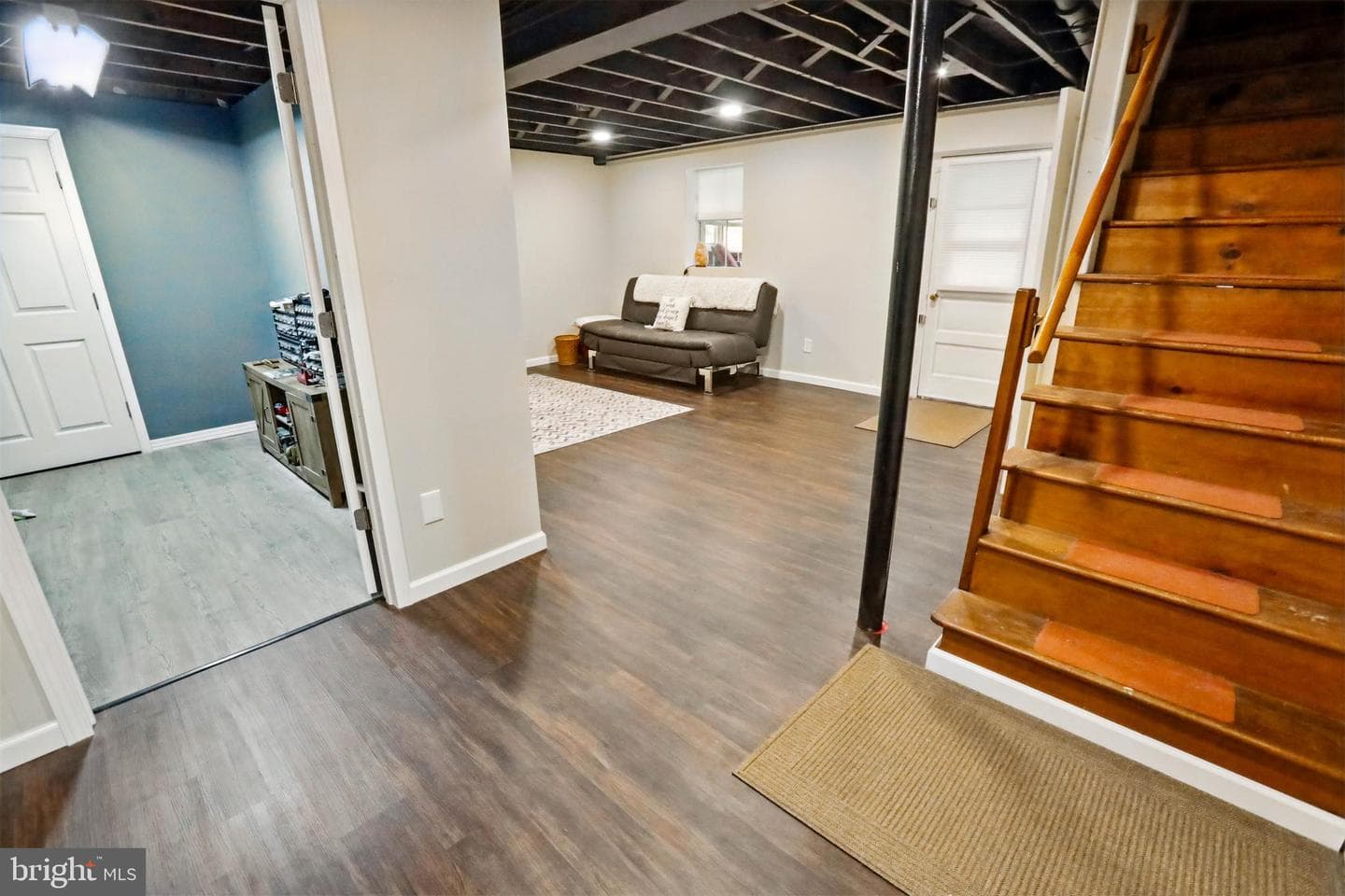 2542 Apple Street photo 32