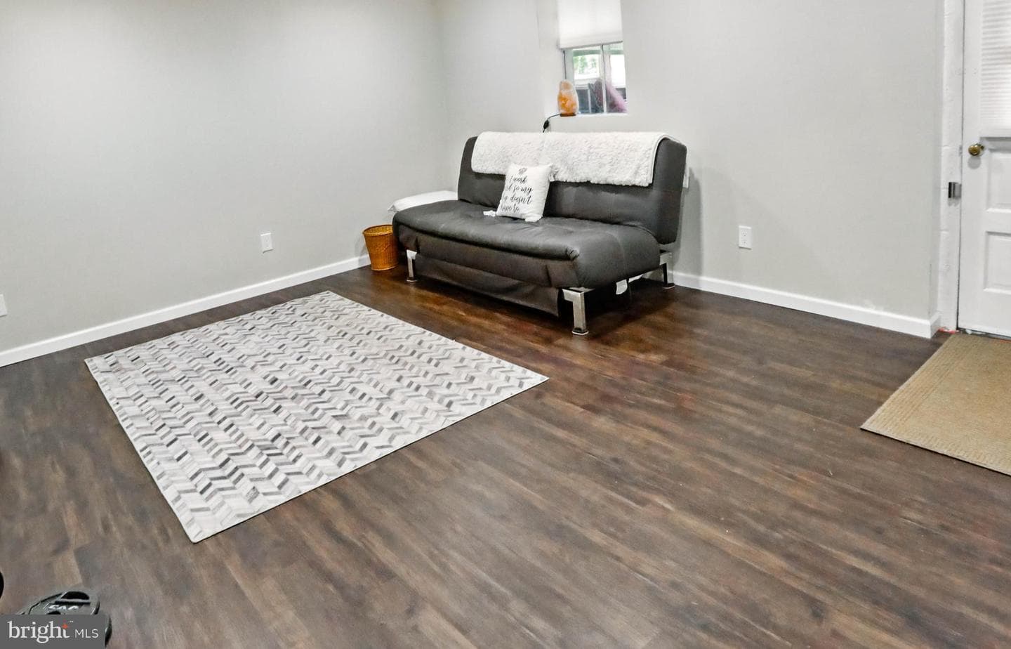2542 Apple Street photo 33