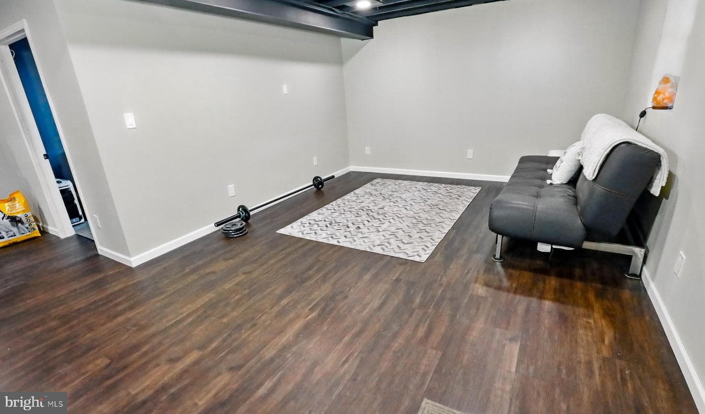 2542 Apple Street photo 35