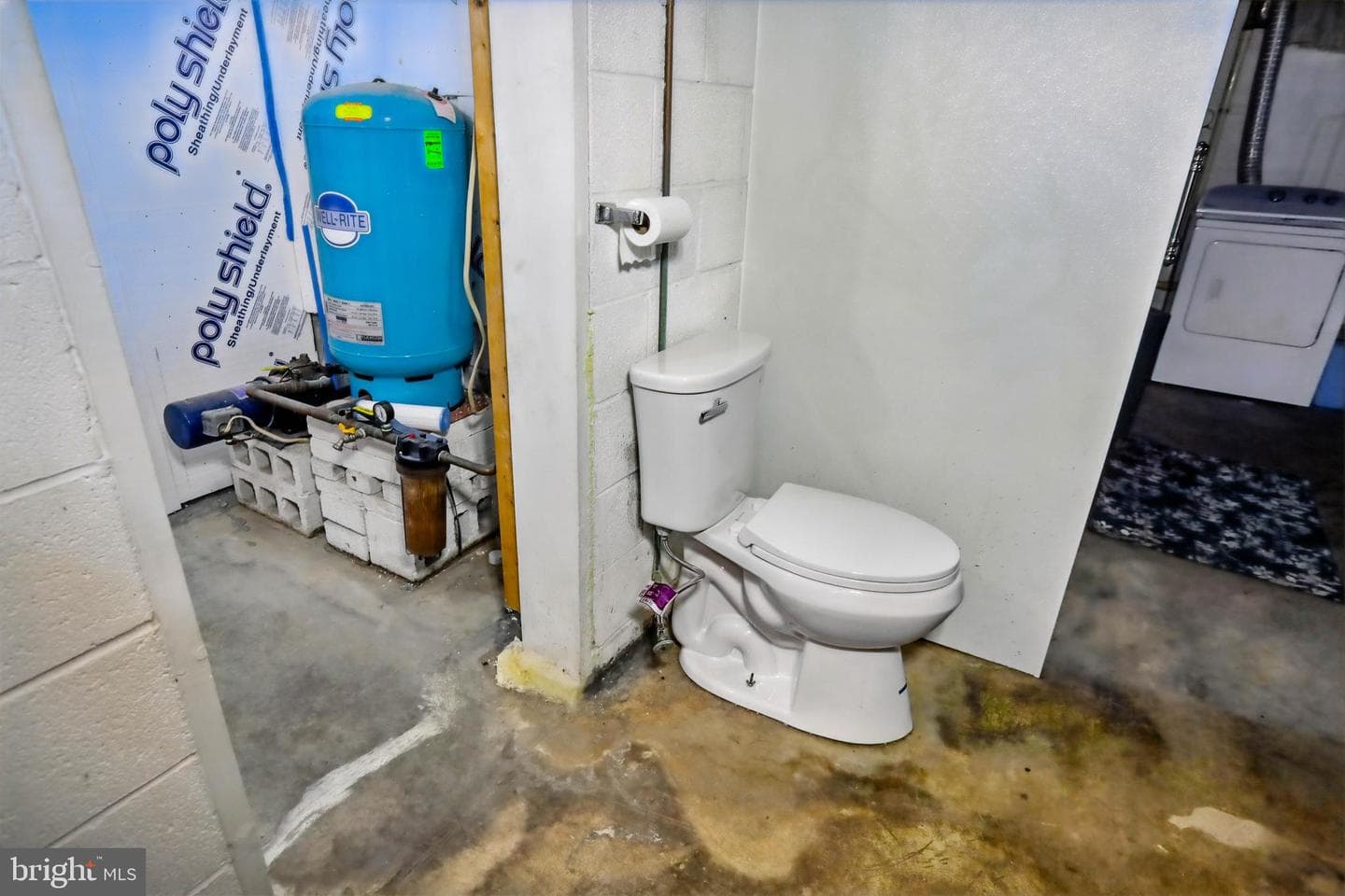 2542 Apple Street photo 43