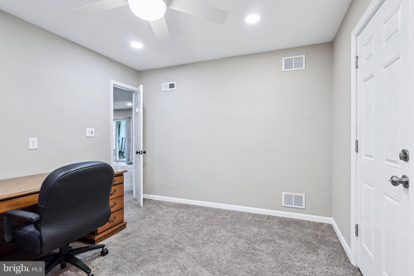 2653 Riegel Street photo 24