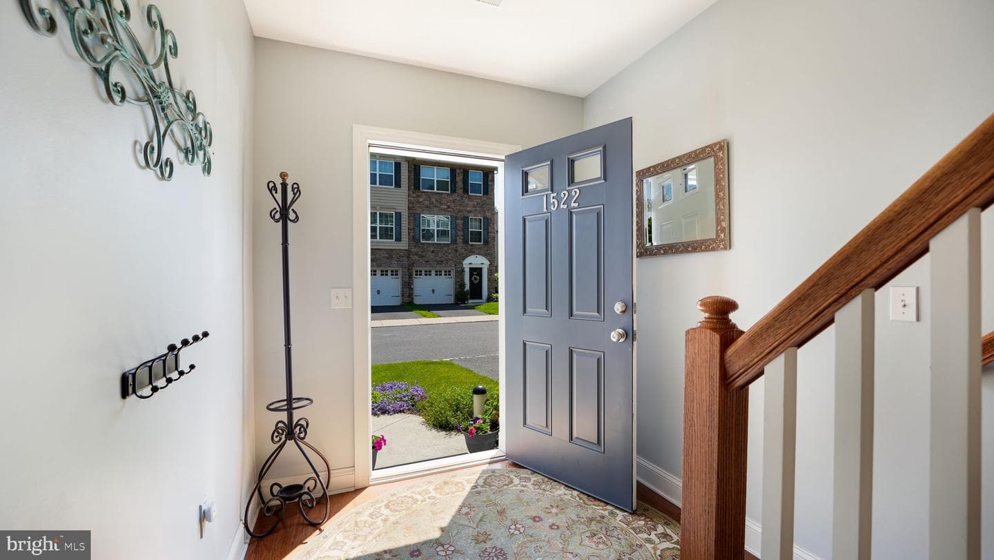 1522 Brookstone Place photo 3