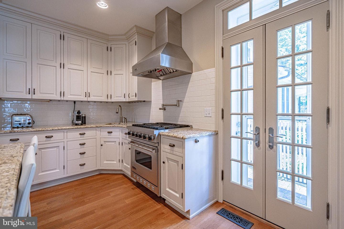 132 E Market Street photo 16