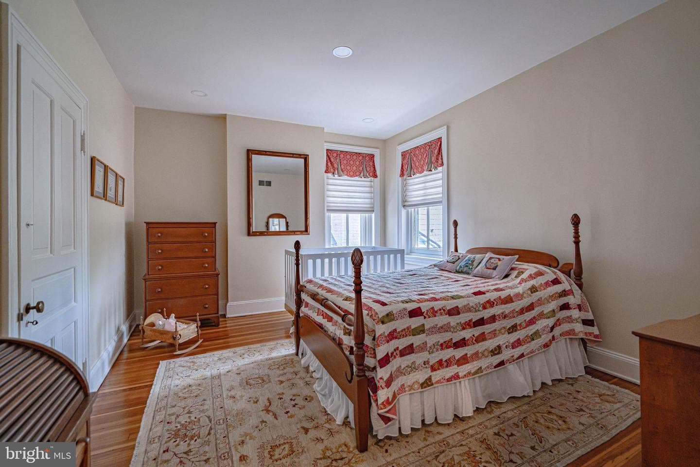 132 E Market Street photo 33