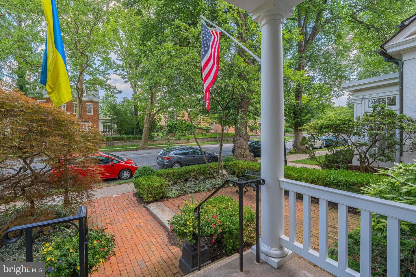 132 E Market Street photo 4