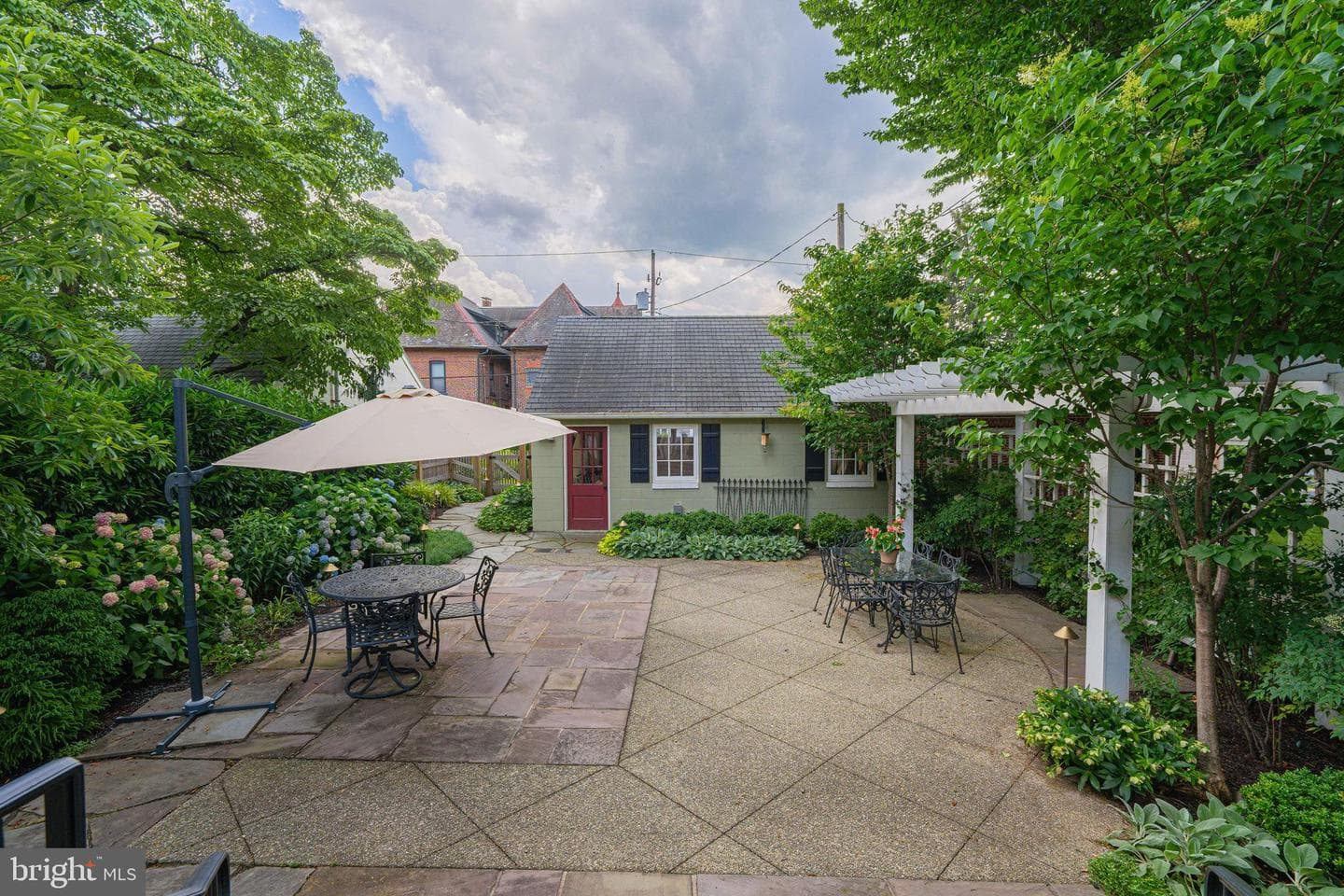 132 E Market Street photo 53