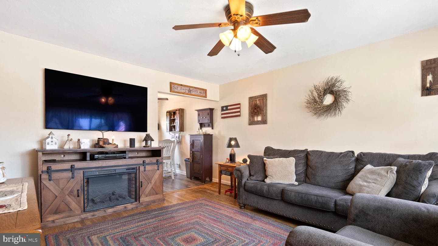 3063 Clearview Street photo 10