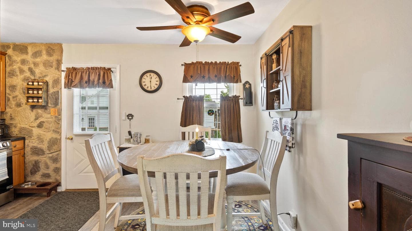 3063 Clearview Street photo 13