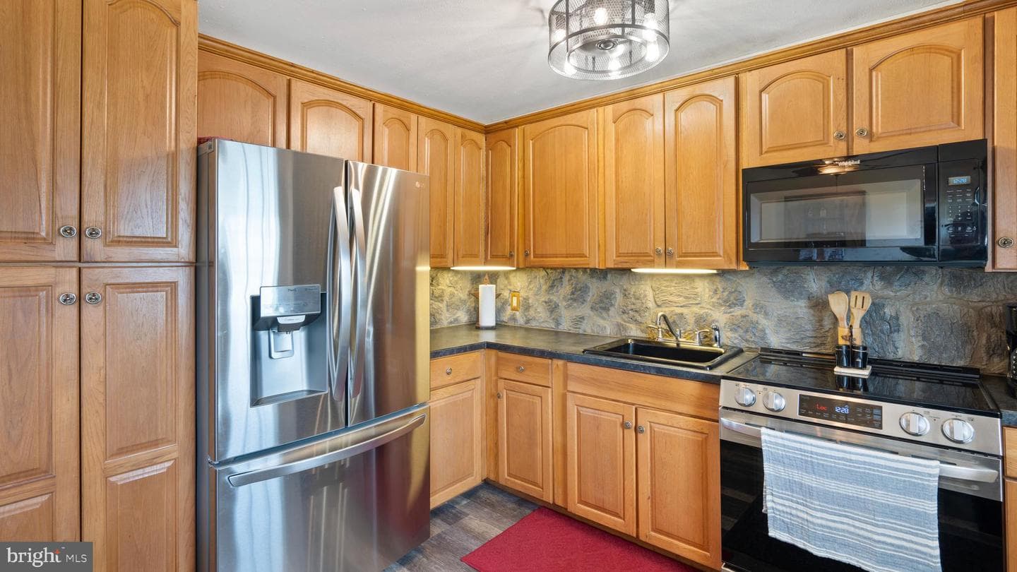 3063 Clearview Street photo 14