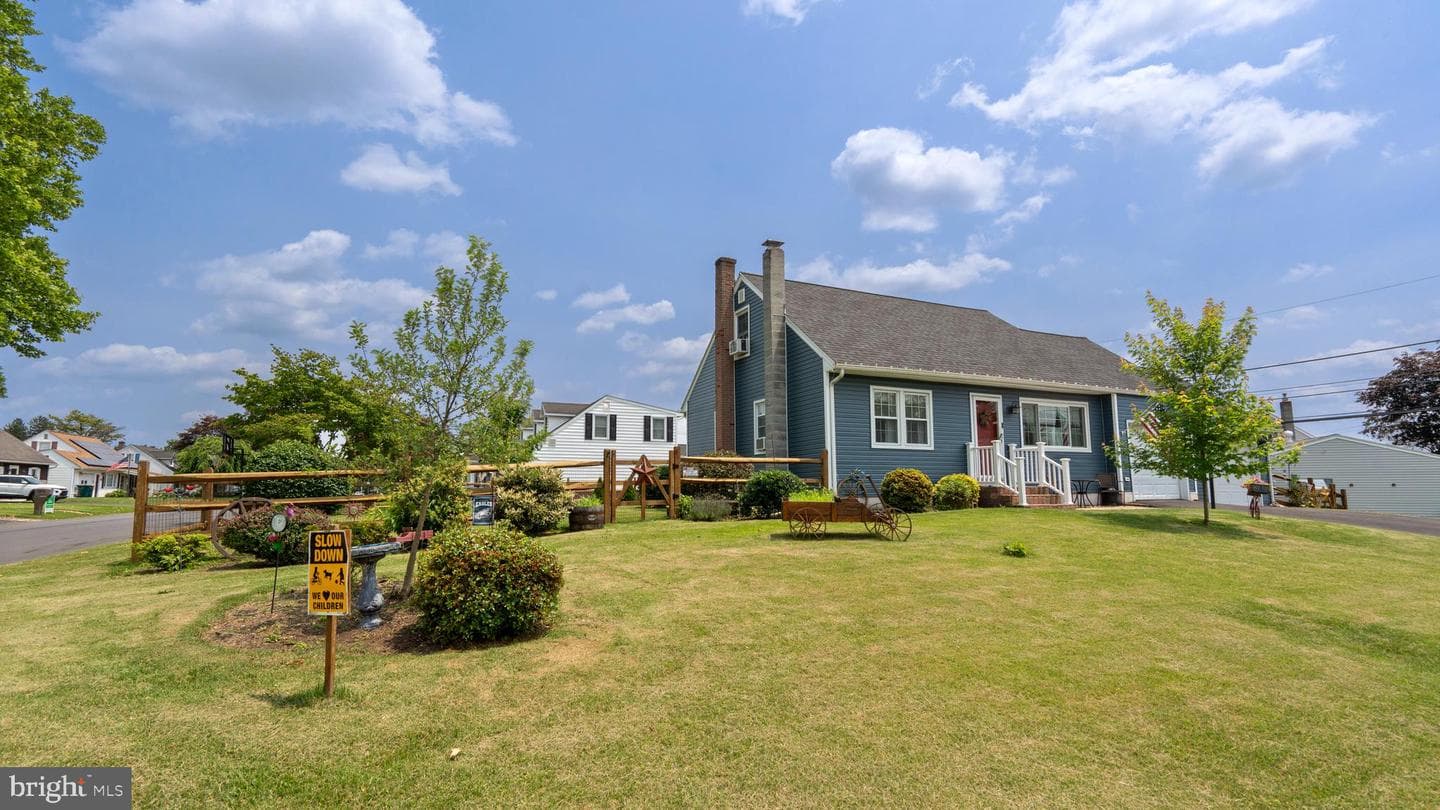 3063 Clearview Street photo 2