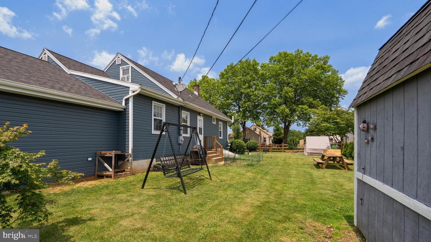 3063 Clearview Street photo 25