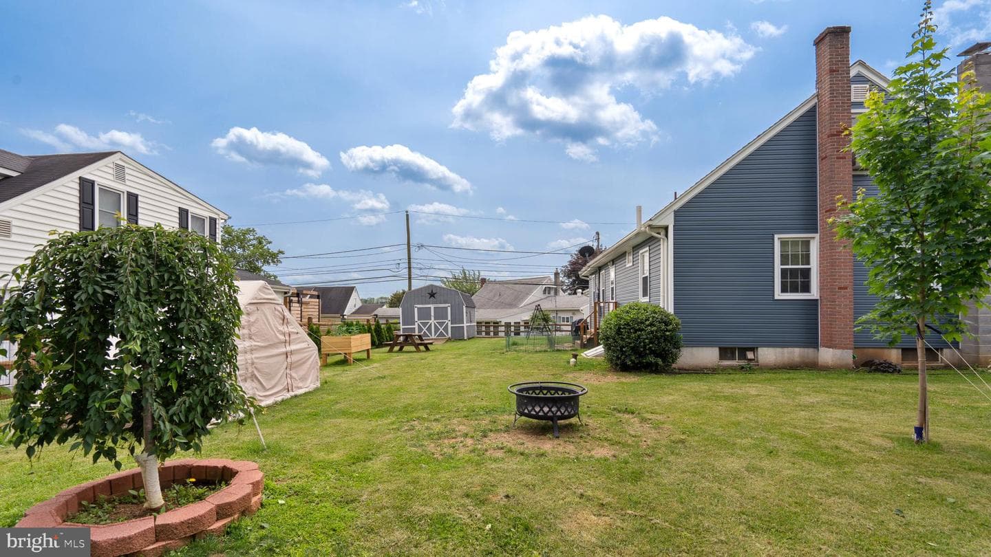 3063 Clearview Street photo 4