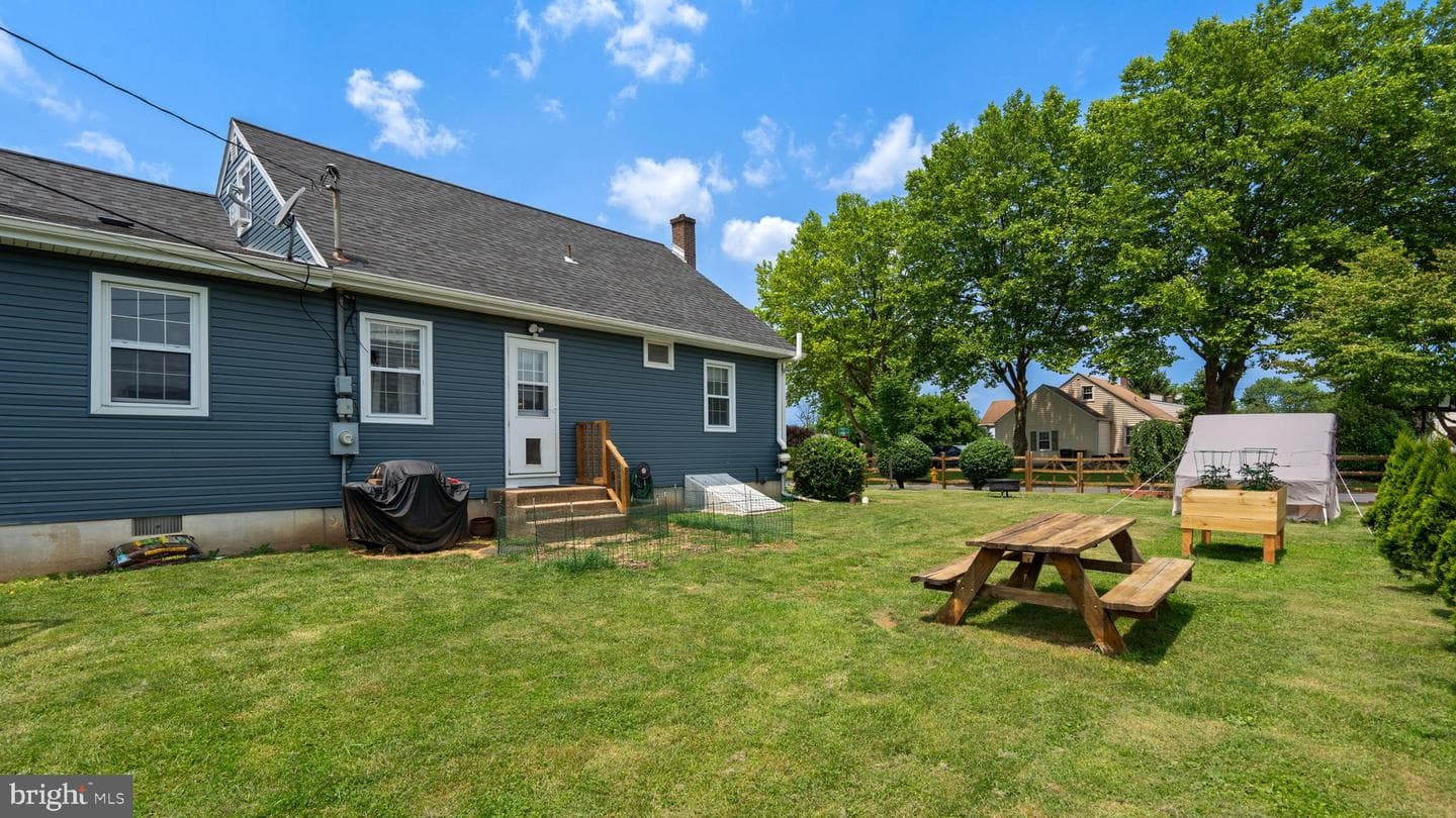 3063 Clearview Street photo 5