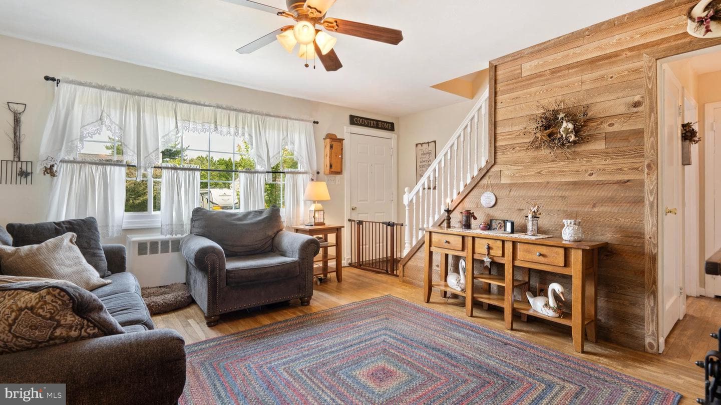3063 Clearview Street photo 9