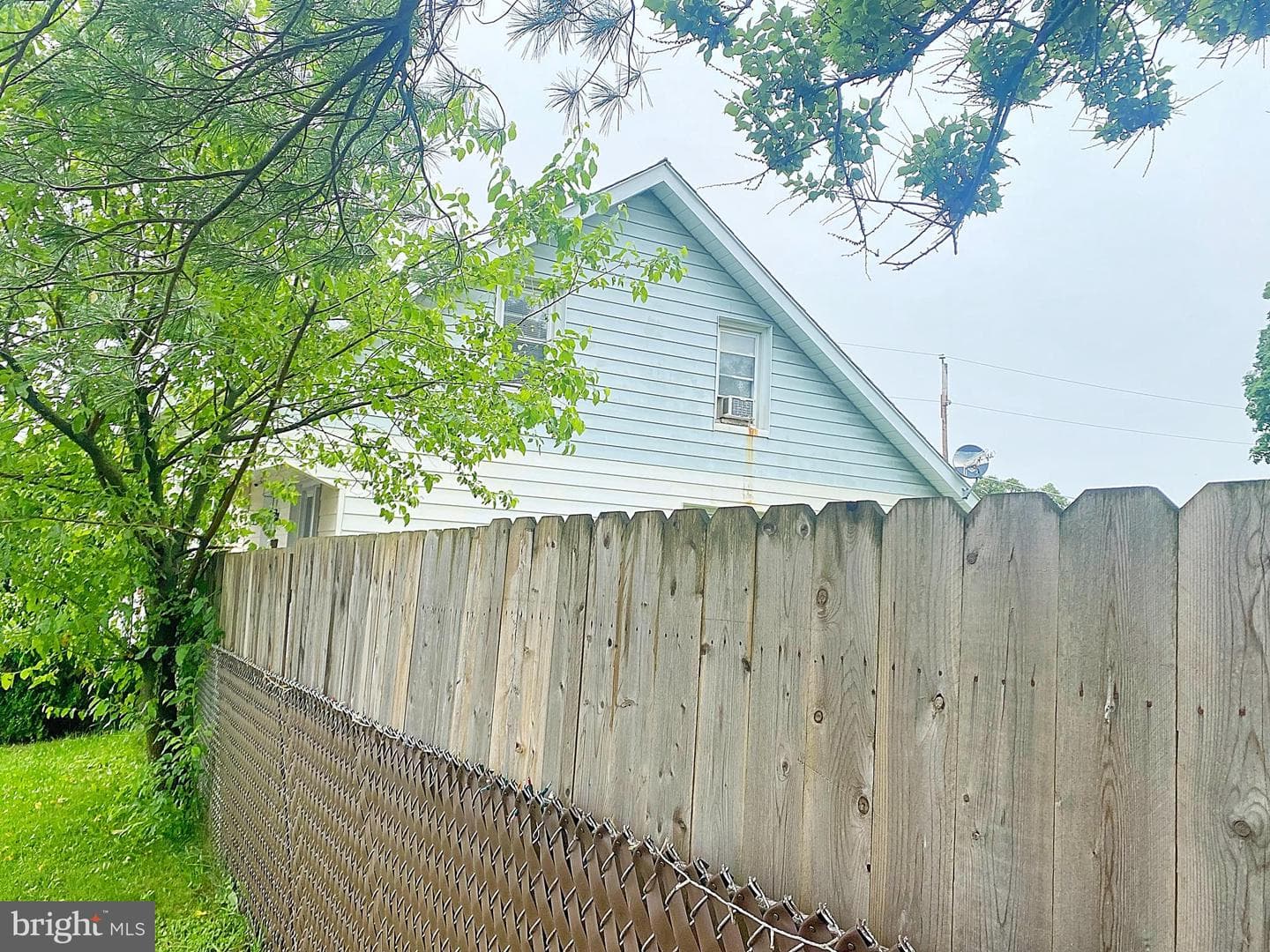 800 Seitz Street photo 16
