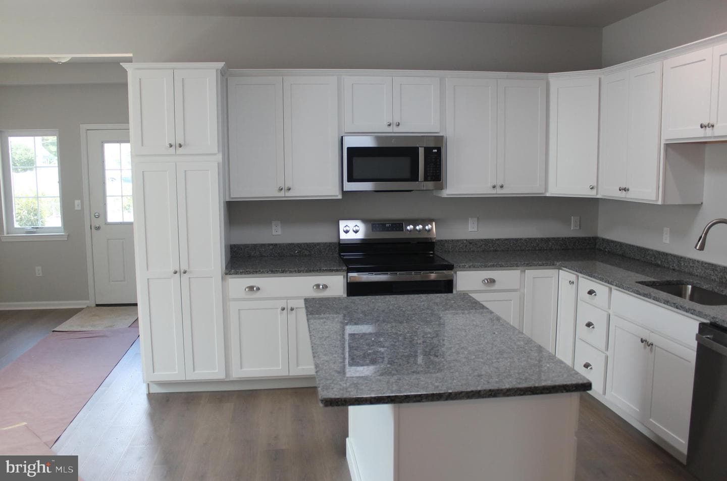 25 Kiernan Avenue photo 3