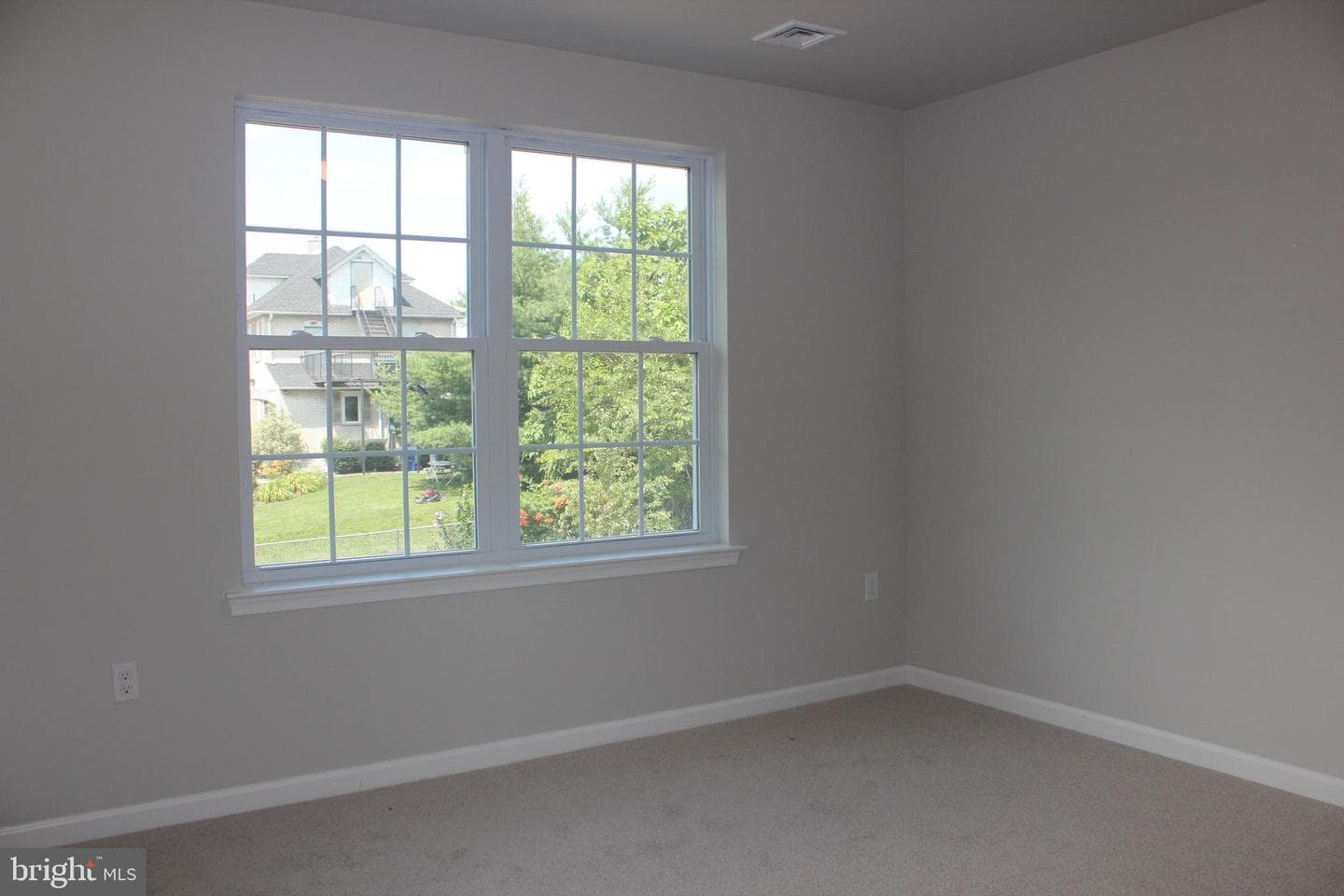 25 Kiernan Avenue photo 6