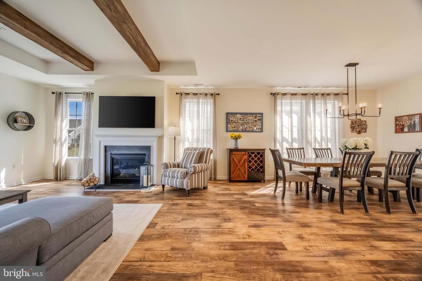 3886 Victors Way photo 12