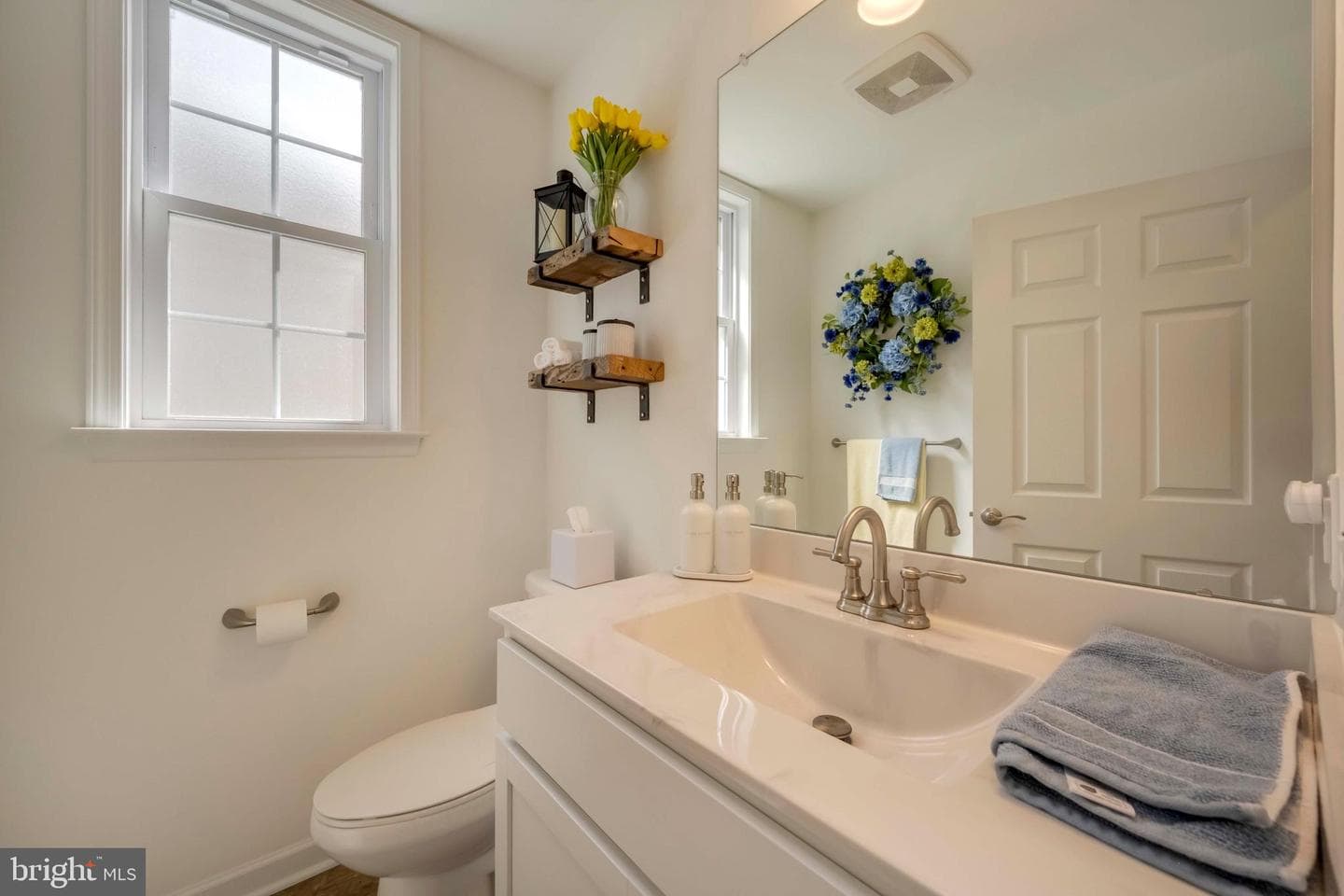 3886 Victors Way photo 14