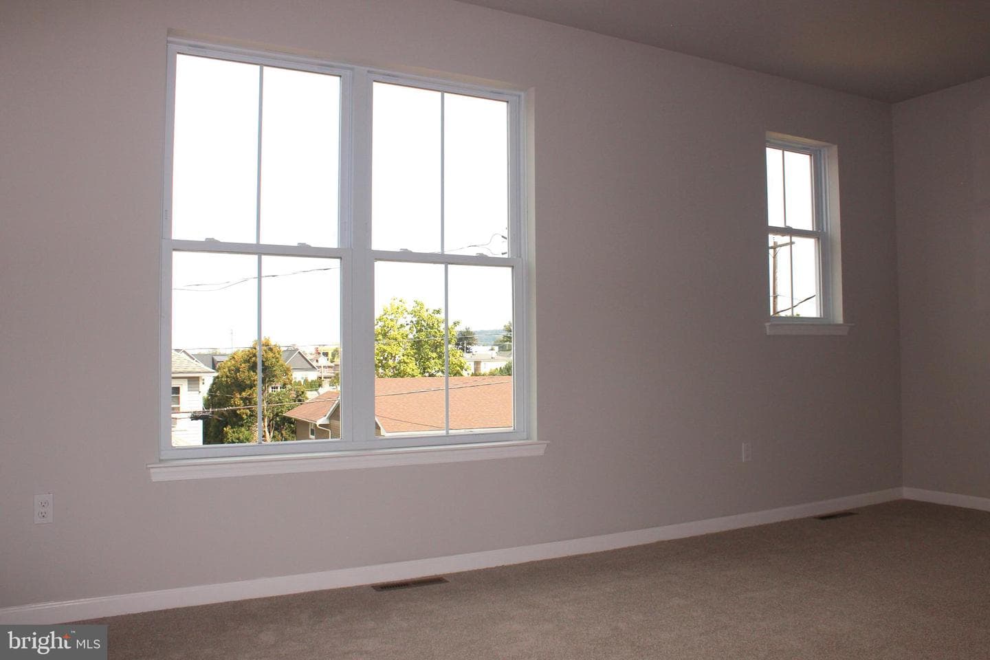 80 Hess Avenue photo 5