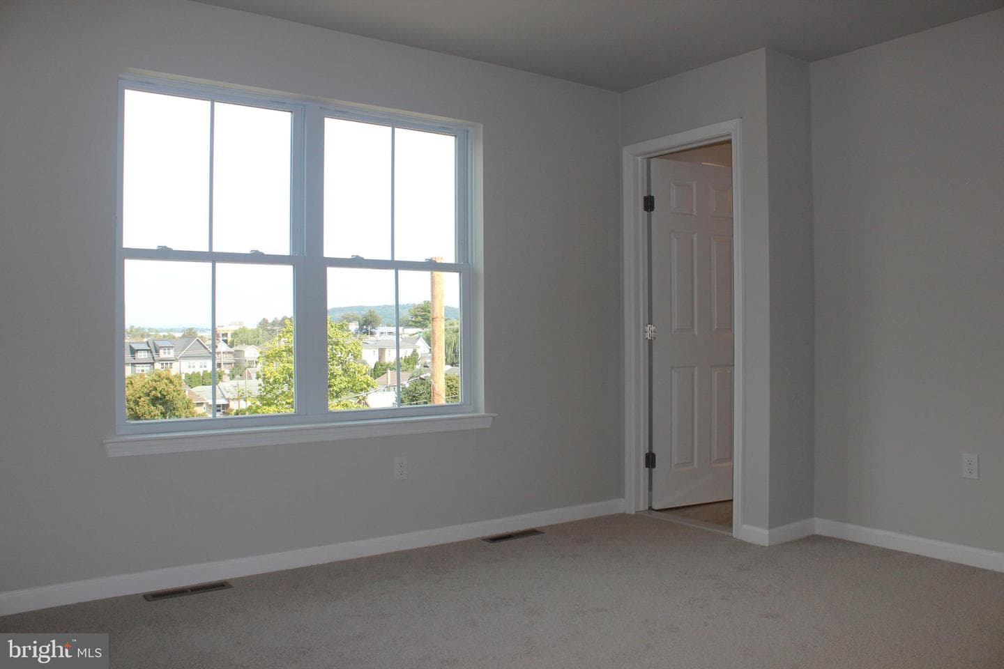 80 Hess Avenue photo 7