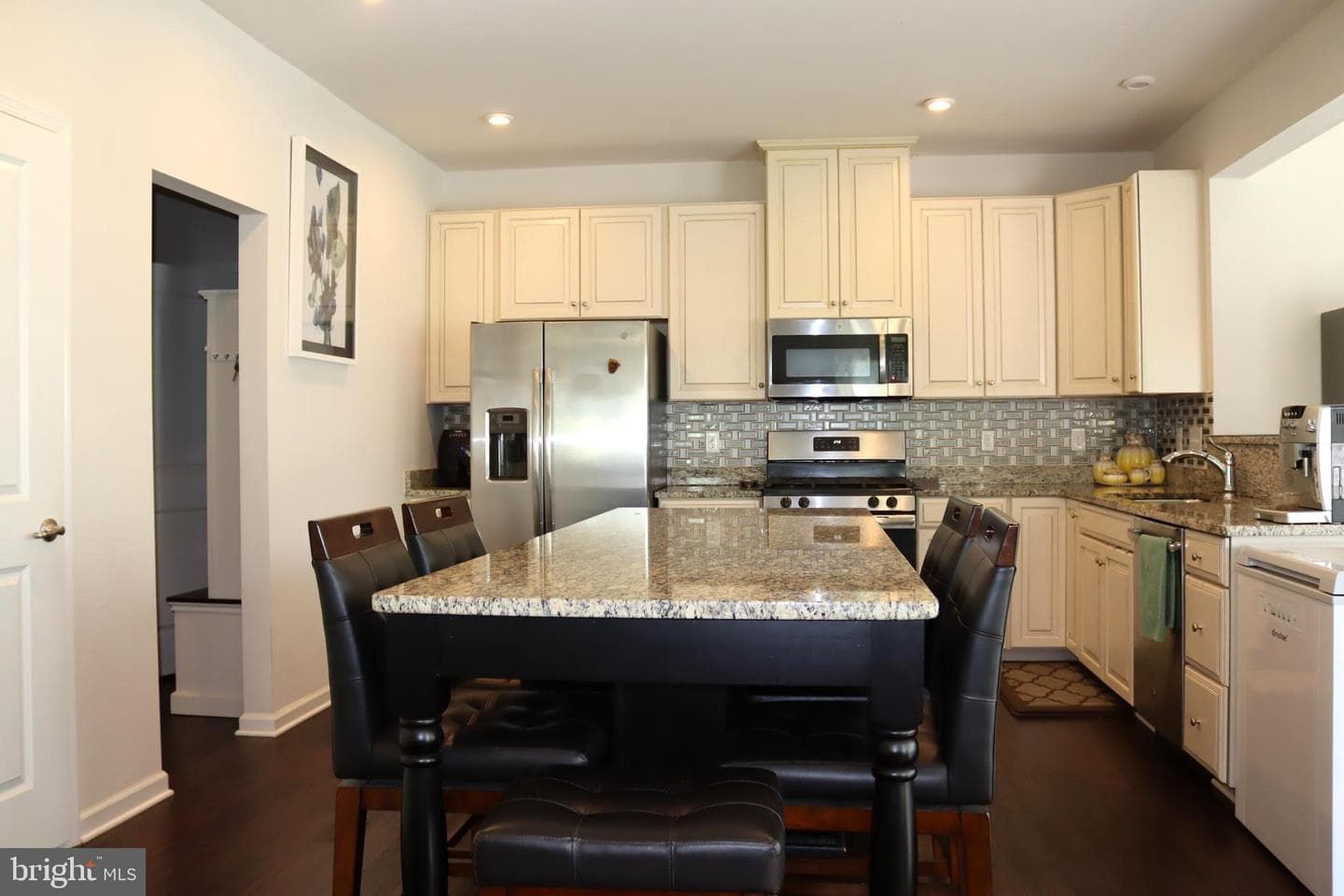 4788 Dealtrey Drive photo 3
