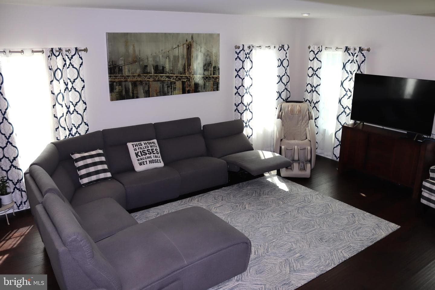 4788 Dealtrey Drive photo 5