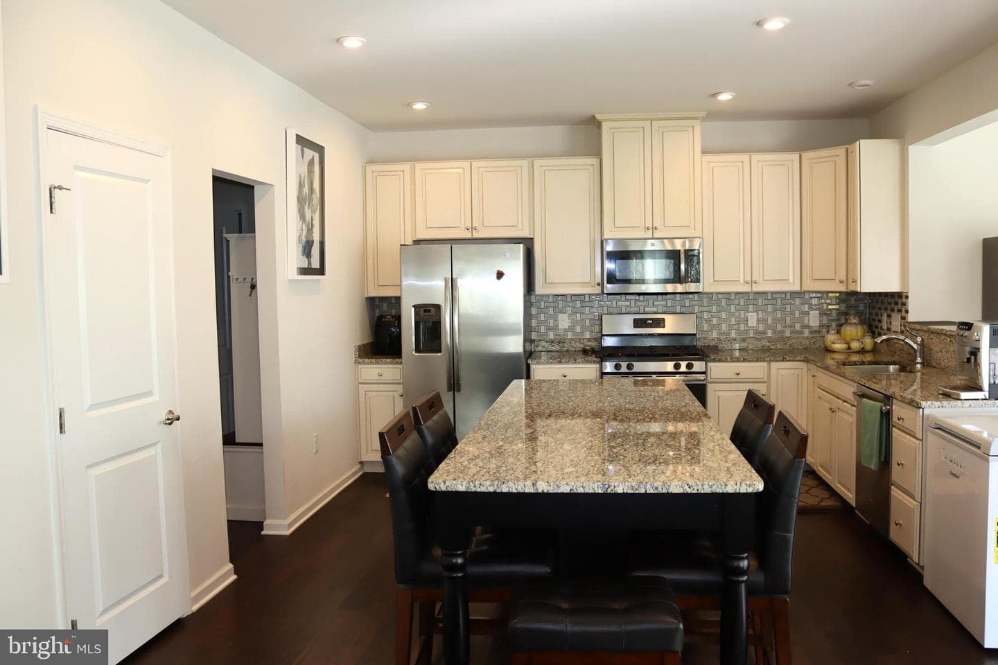 4788 Dealtrey Drive photo 9