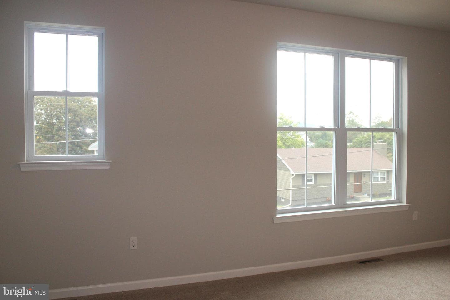 82 Hess Avenue photo 5