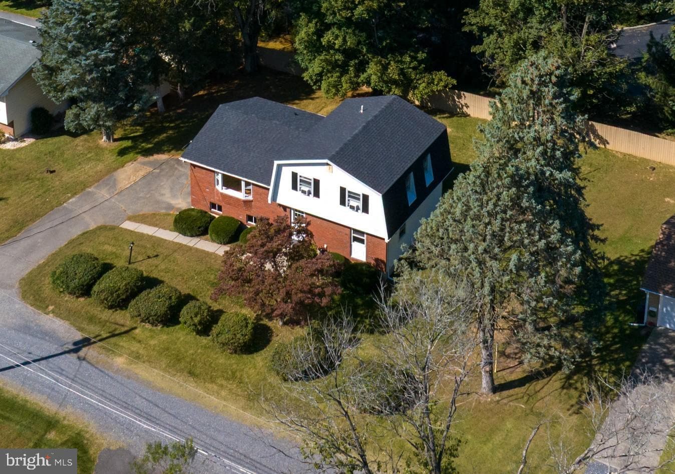 95 Jeffrey Street photo 2