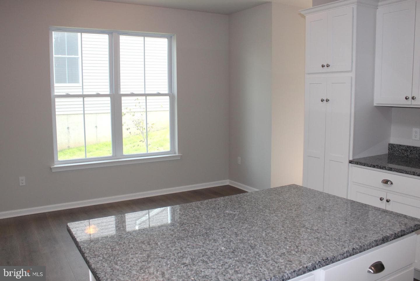 84 Hess Avenue photo 4