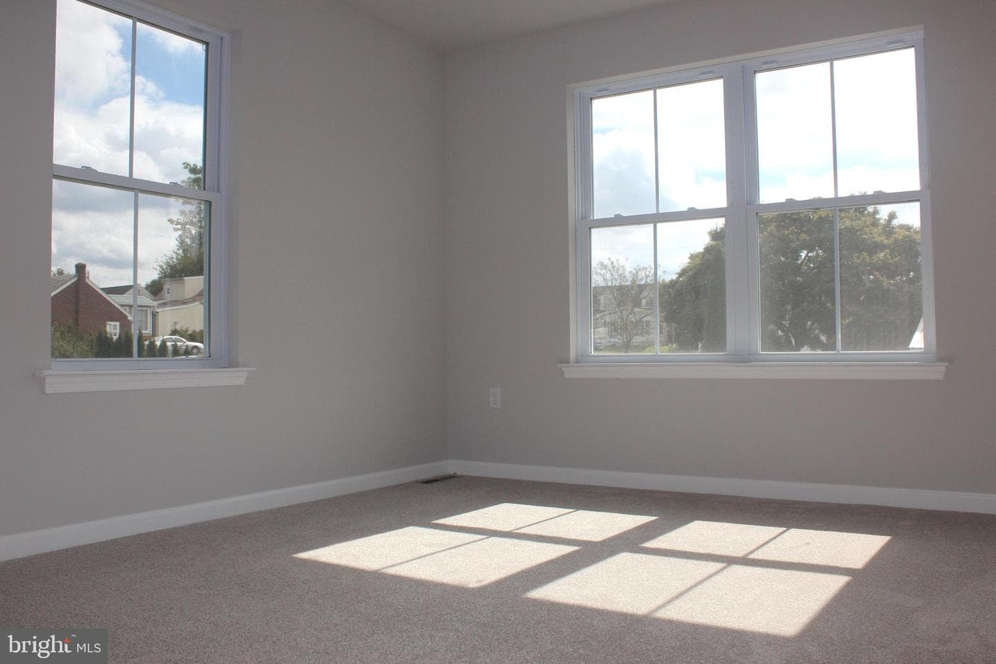84 Hess Avenue photo 5