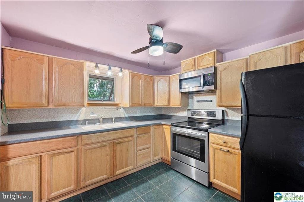 1289 Seidersville Road photo 8