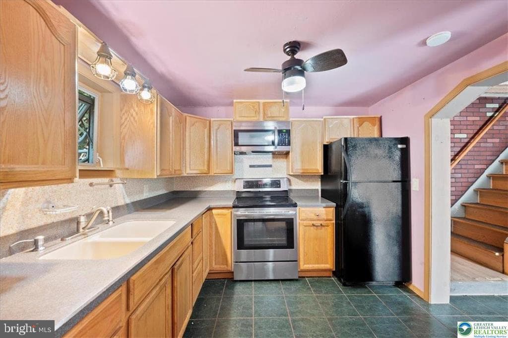 1289 Seidersville Road photo 9